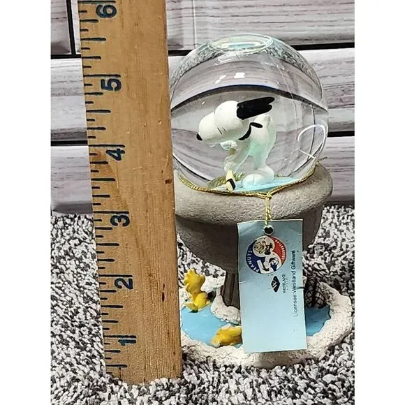 Peanuts Snoopy Water Snow Globe Figure WESTLAND Ice hockey - Picture 7 of 7